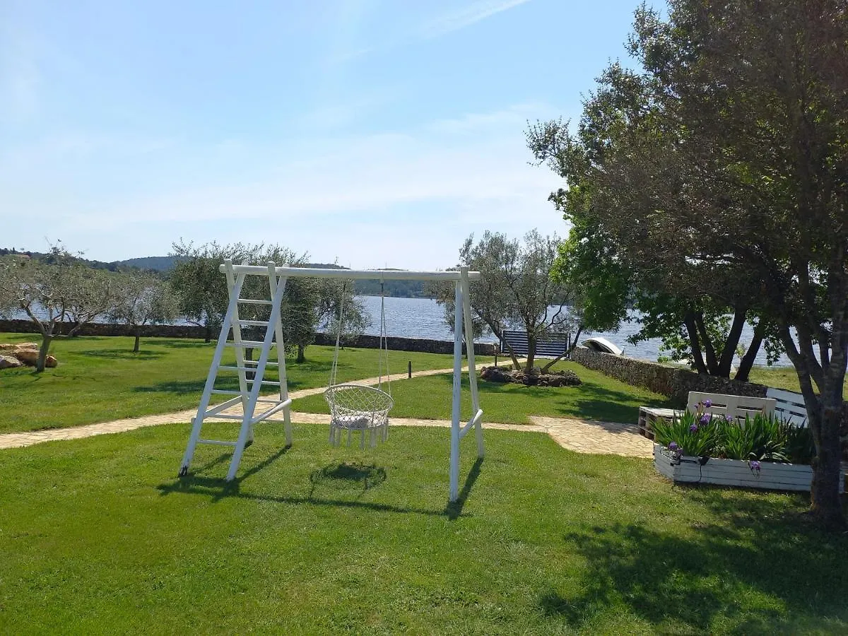 Beach Houses Ive & Beta With Pool & Jacuzzi In A Olive Grove, Pomer - Istria