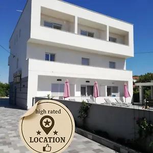 4* Pensjonat Apartmant & Rosa Medulin